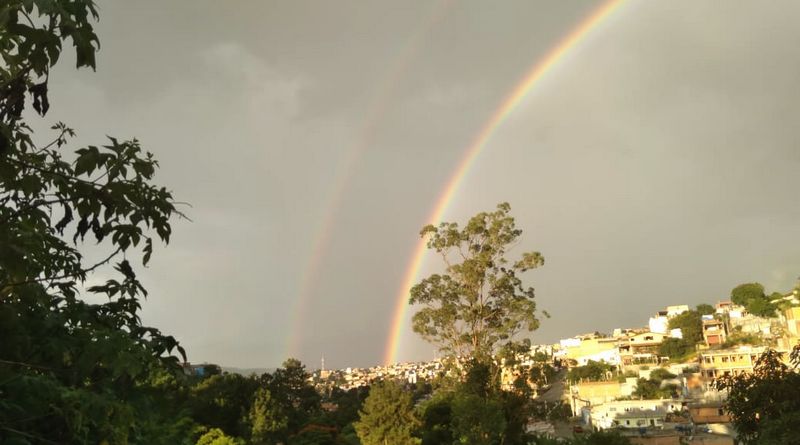 Imagens lindas do arco-íris duplo que encantou Itapevi