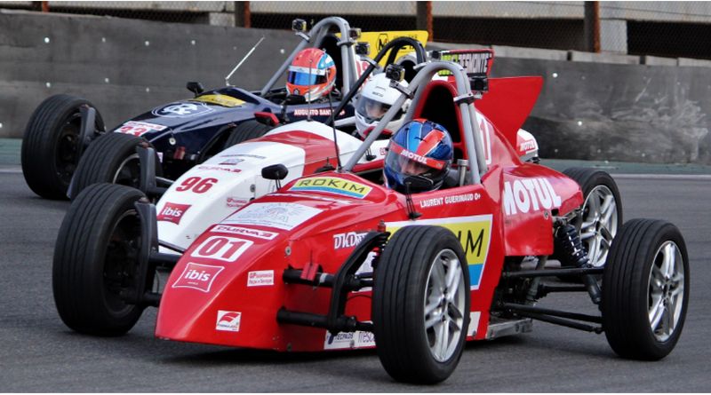 Piloto de Itapevi mantém a liderança da Fórmula Vee em Interlagos